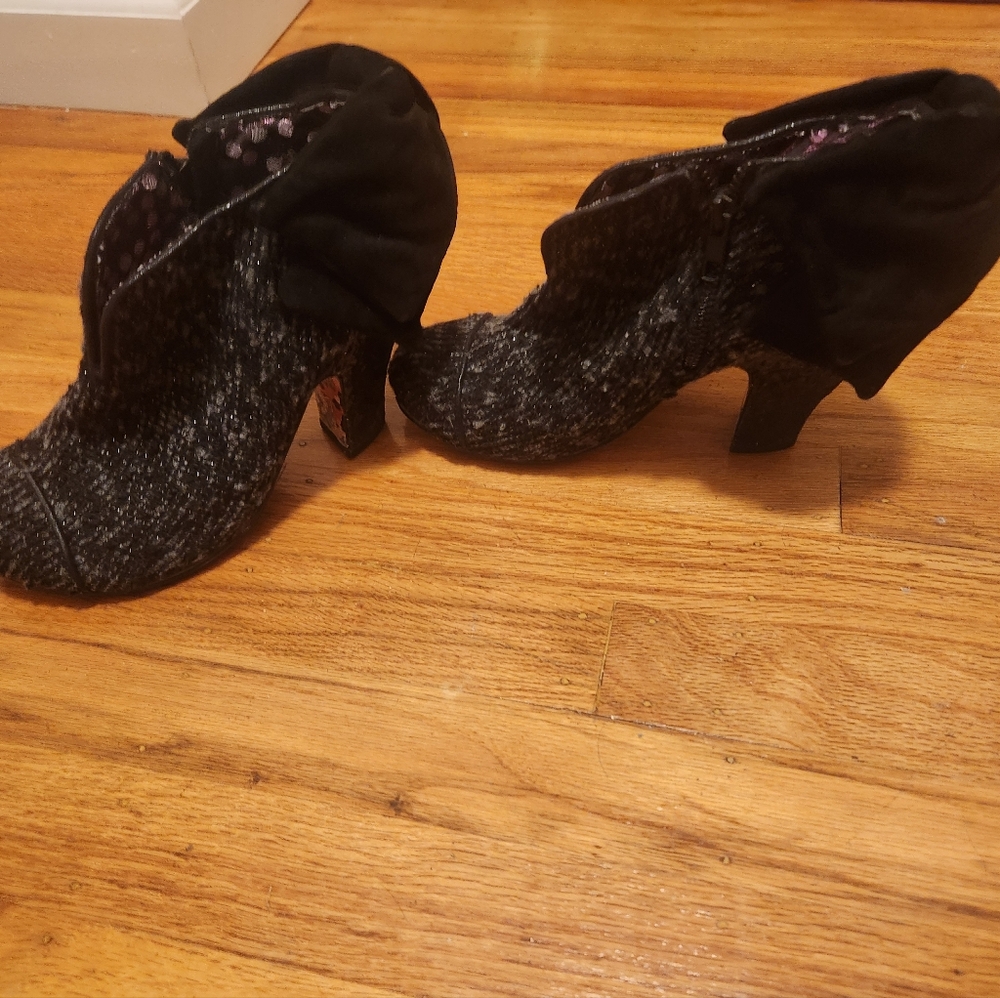 Black Textured Heeled Boots